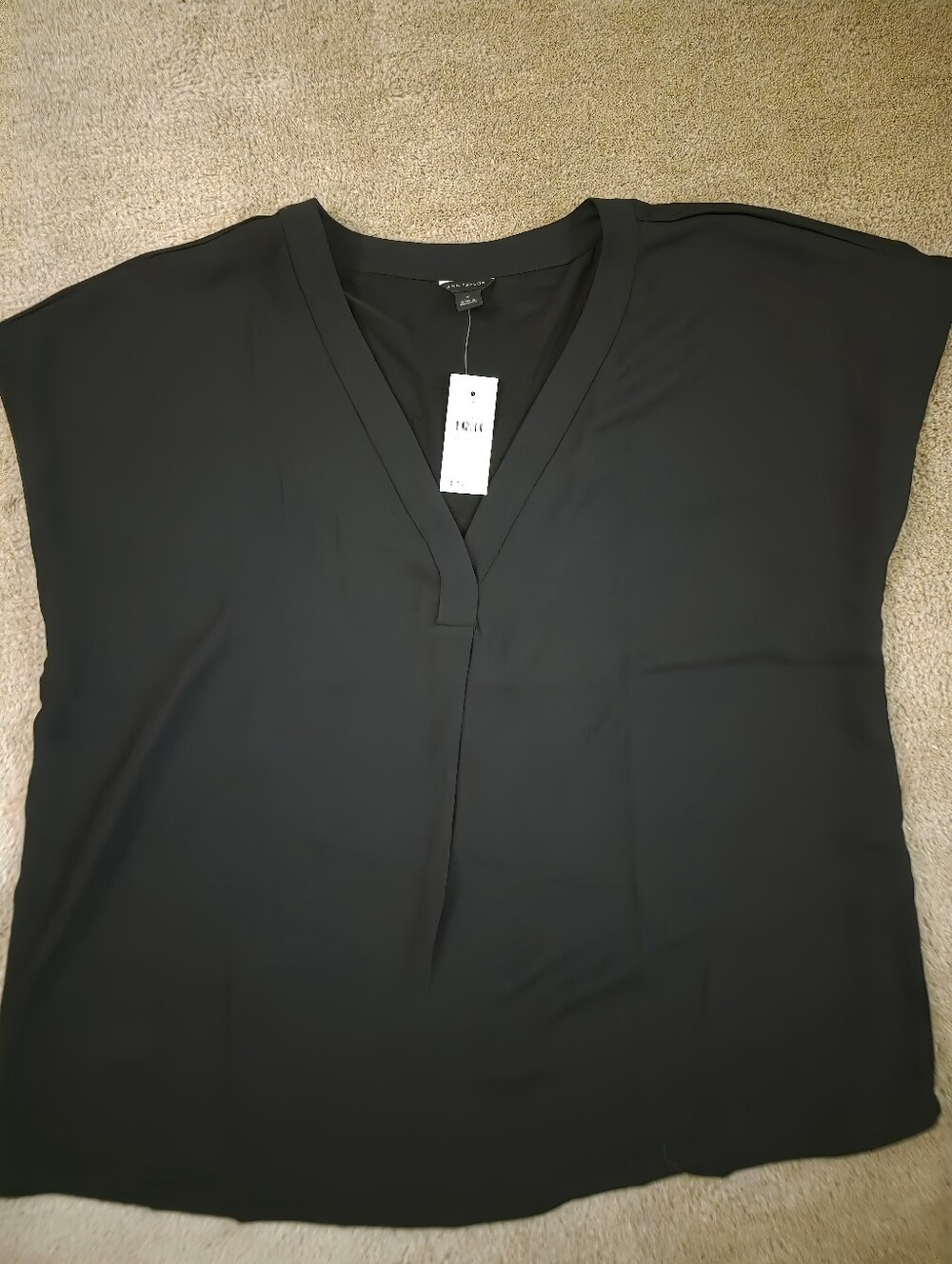 NWT Ann Taylor Black V-Neck Cap Sleeve Mixed-Media Blouse - Medium